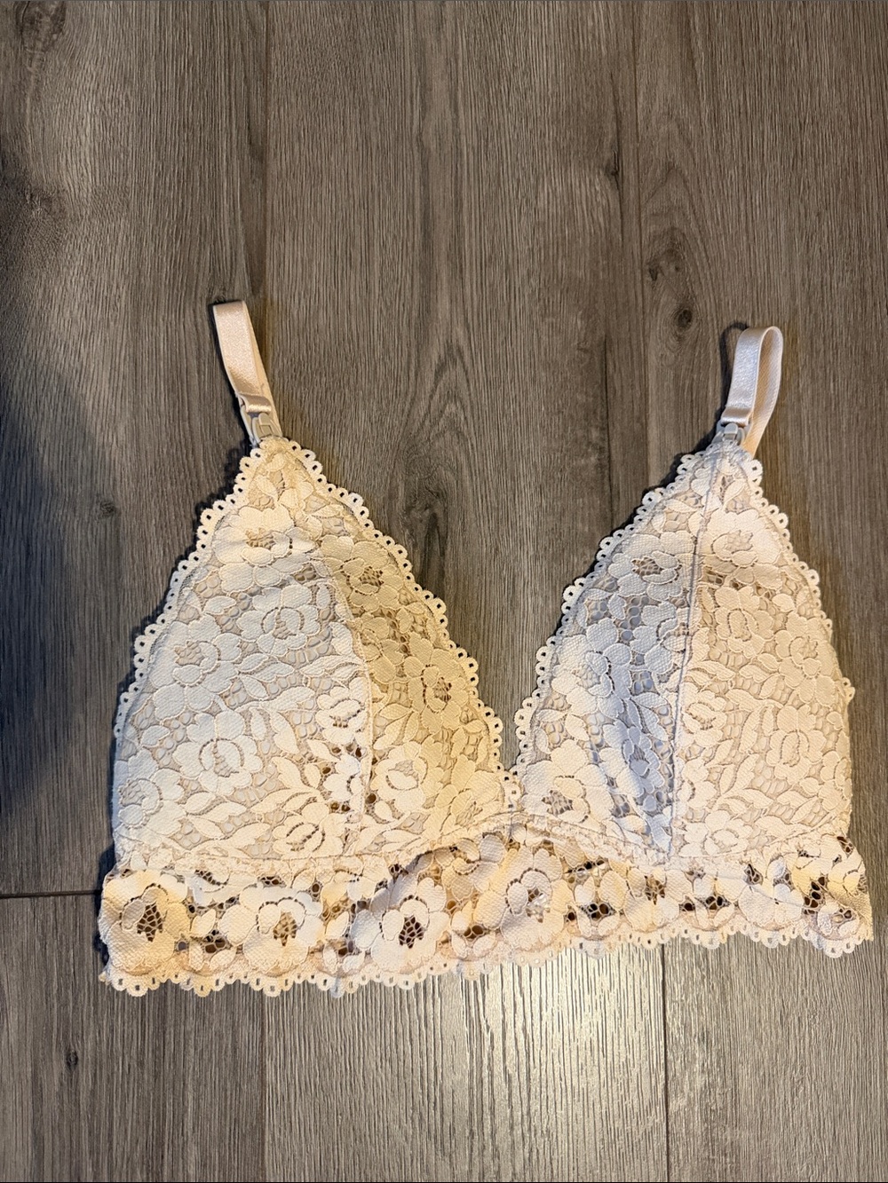 Momanda 38C Breastfeeding Bra Lace- Cream Floral Lace Soft Cup